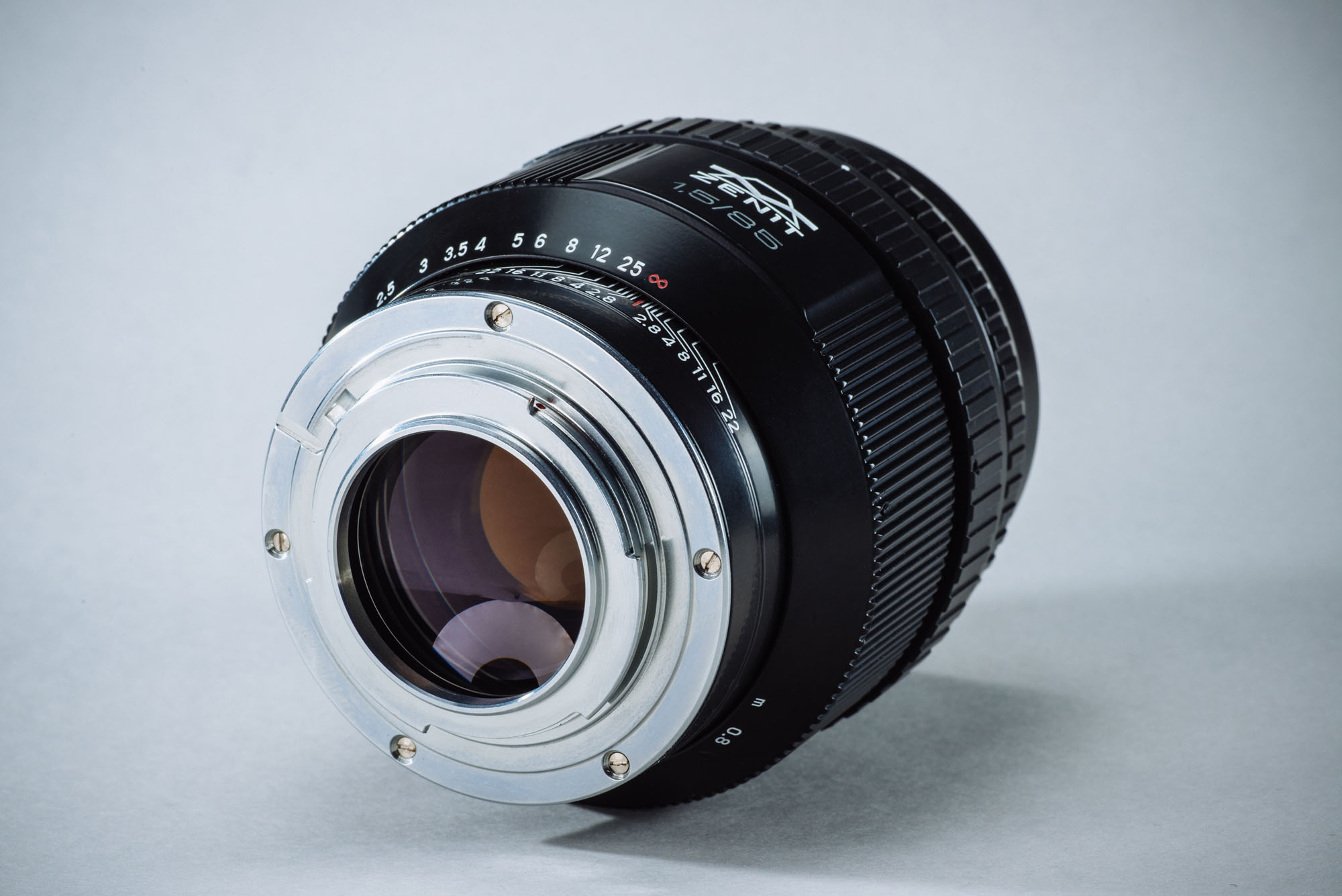 Zenit MC Helios 40-2 85mm f/1.5 (2015 version) review – Review By 